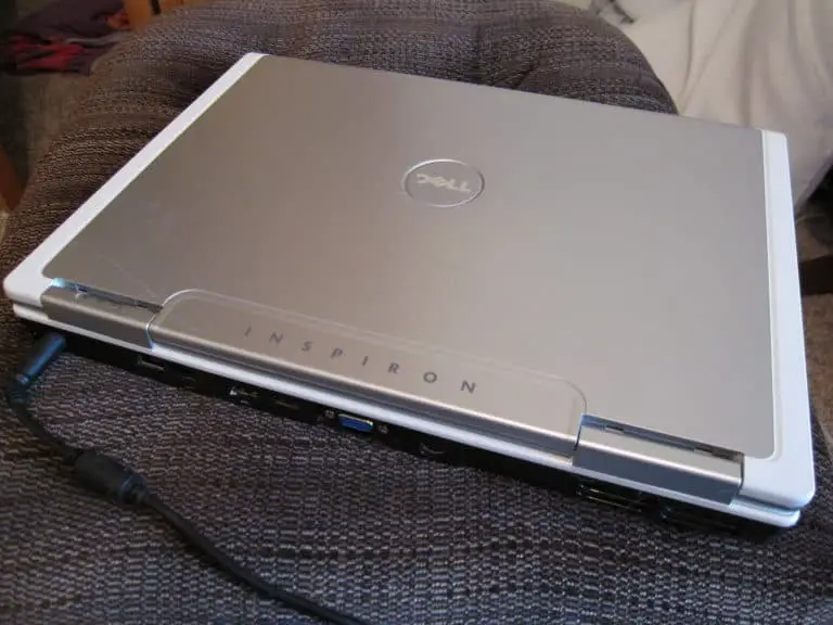 How to Remove Scratches from Metal and Plastic Laptops May 14, 2024