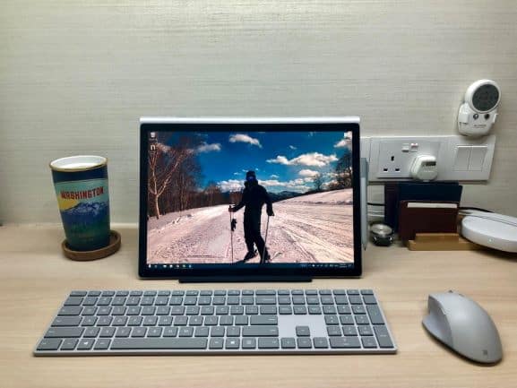 how to connect external keyboard to laptop