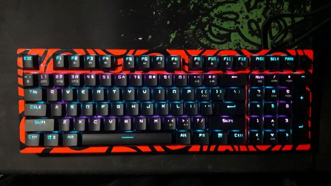 How to Paint a Mechanical Keyboard pewdiepie design