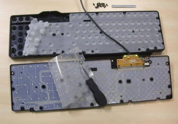 Membrane-vs-Mechanical-Keyboard-inside-of-a-rubberdome-keyboard