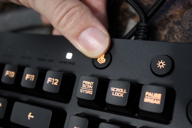 Logitech G213 Prodigy Keyboard Game mode