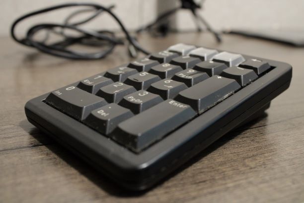 Cherry G84-4700 Mechanical Numpad Review