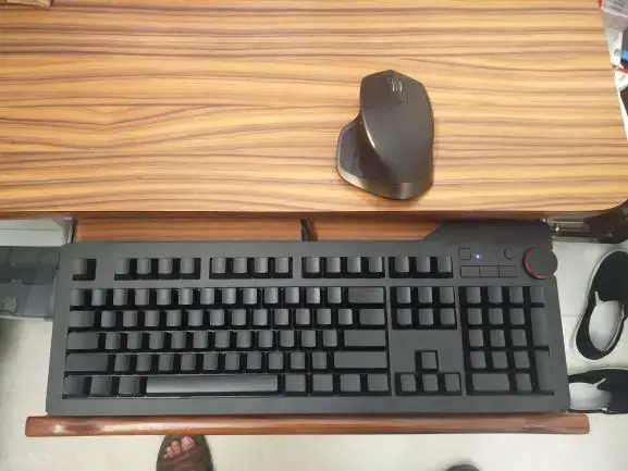  Sådan laver du en DIY tastaturbakke i 10 nemme trin