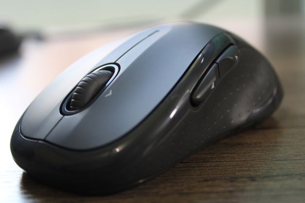 Logitech M510 Wireless Mouse: Comfort Meets Customization in This  Programmable Device